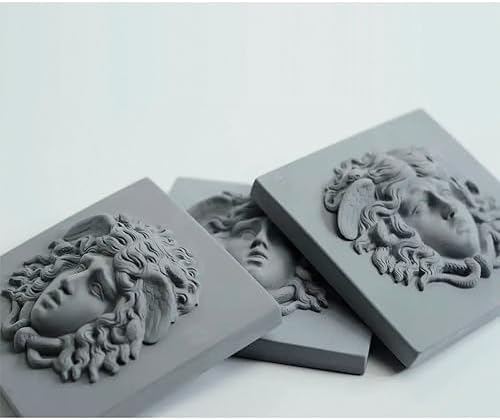 Elegant Medusa Stereoscopic Sculpture Snake Hair Statue Home Decor